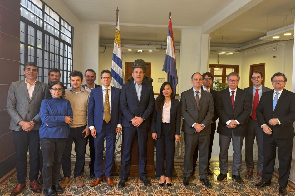 Reunión del equipo económico uruguayo con la misión del FMI al cierre de la consulta anual del Artículo IV, el 24 de setiembre de 2026.