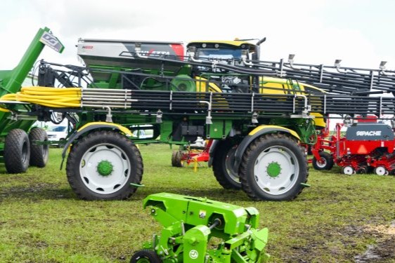 MAQUINARIA AGRICOLA