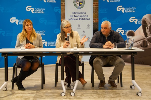 ministra Lucía Etcheverryr