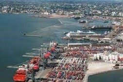 administracion del puerto de Montevideo